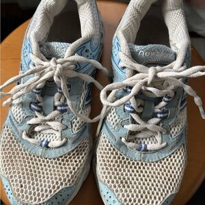 New Balance Women’s Light Blue and White Sneakers - Size 6, Cushion Trainer 755N